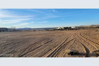 14393 E White Drive, Dewey-Humboldt, AZ 86327 - Photo 1
