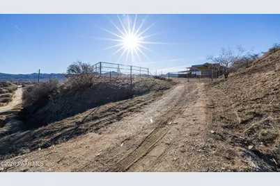 12589 E Orange Rock Road, Dewey-Humboldt, AZ 86329 - Photo 1