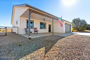 22367 N Malapai Ridge Rd, Paulden, AZ 86334 - Photo 1