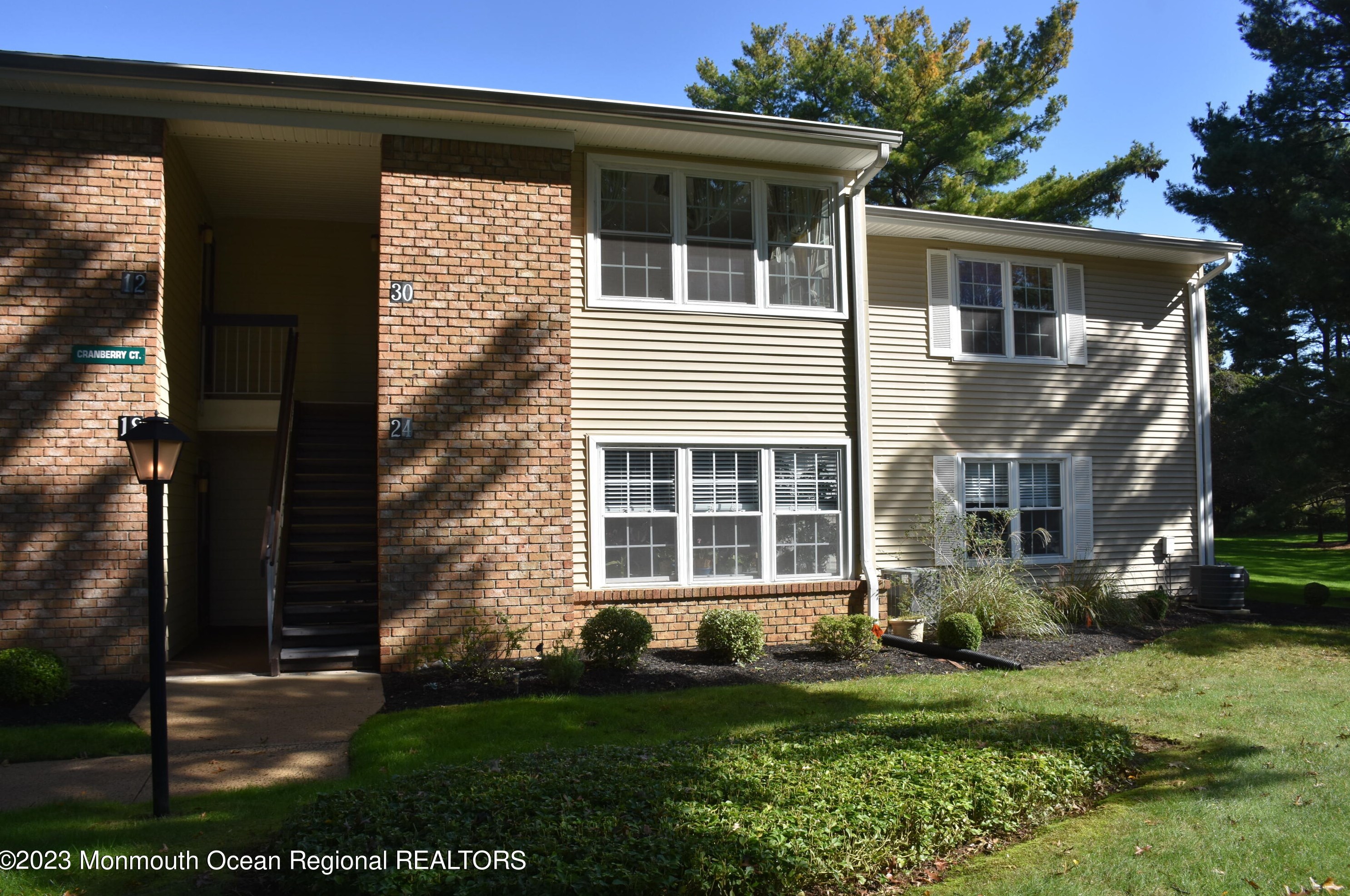 24 Cranberry Ct, Tinton Falls, NJ 07701
