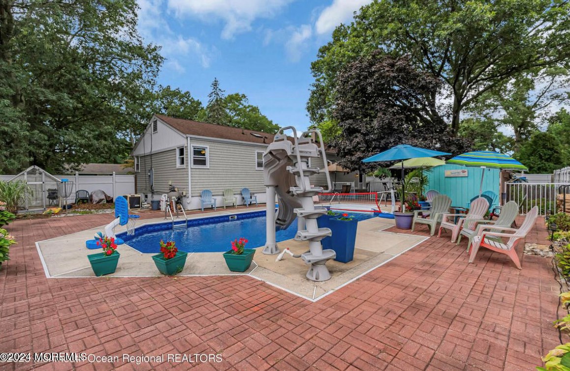 1901 Fanwood St, Oakhurst, NJ 07755