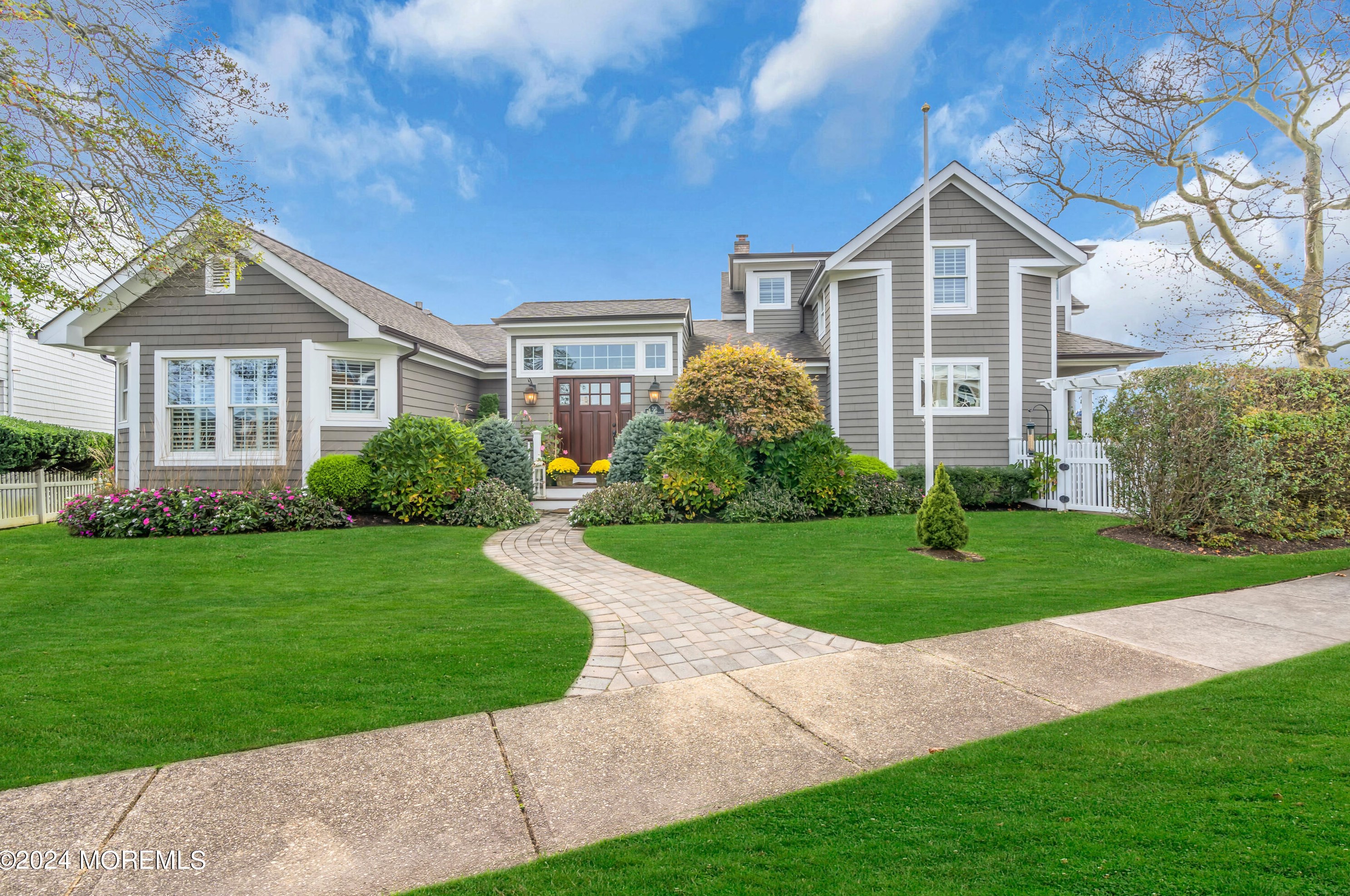 208 Neptune Pl, Wall Township, NJ 08750
