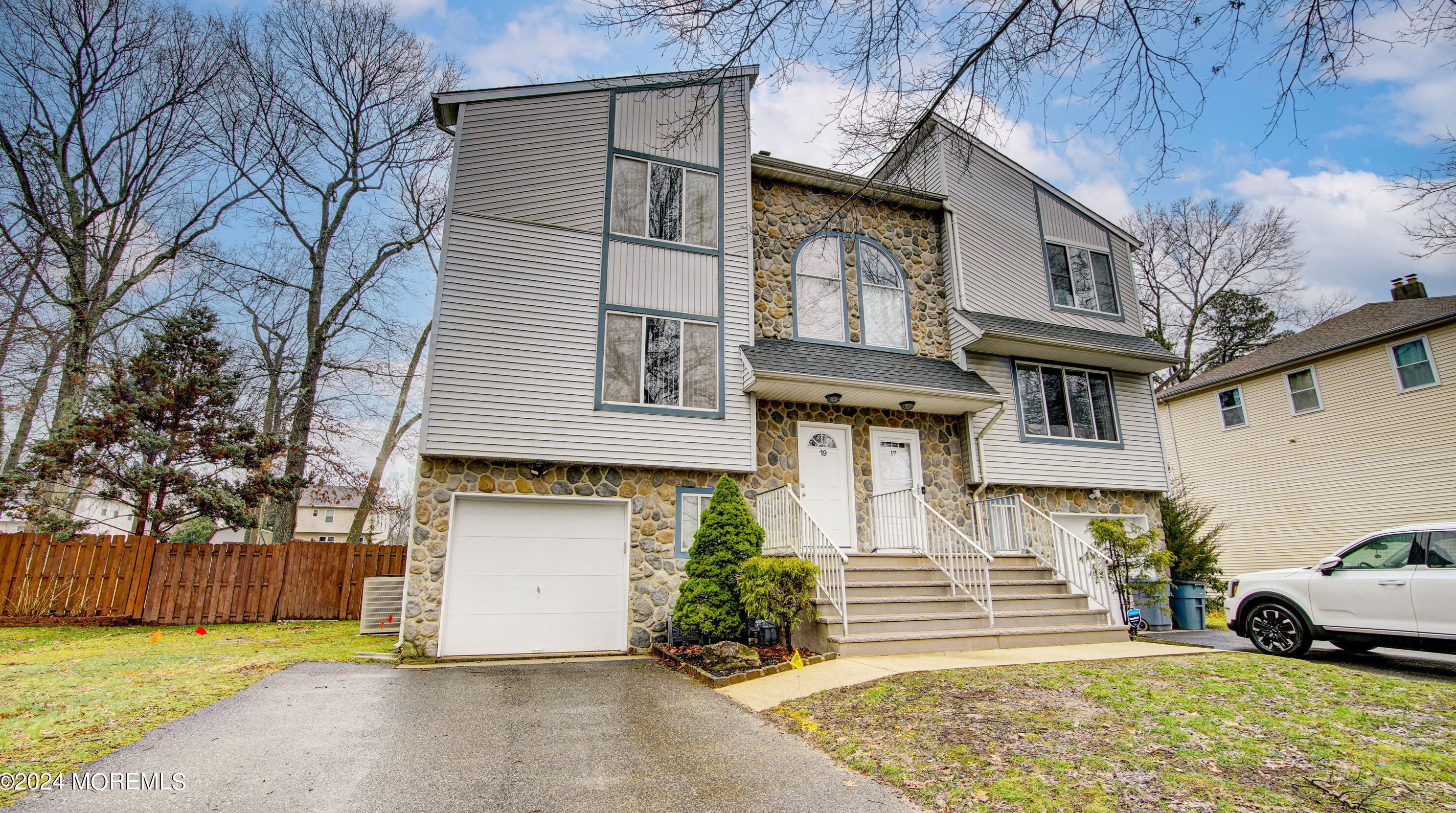 19 Dortmunder Dr, Millstone Township, NJ 07726-3815