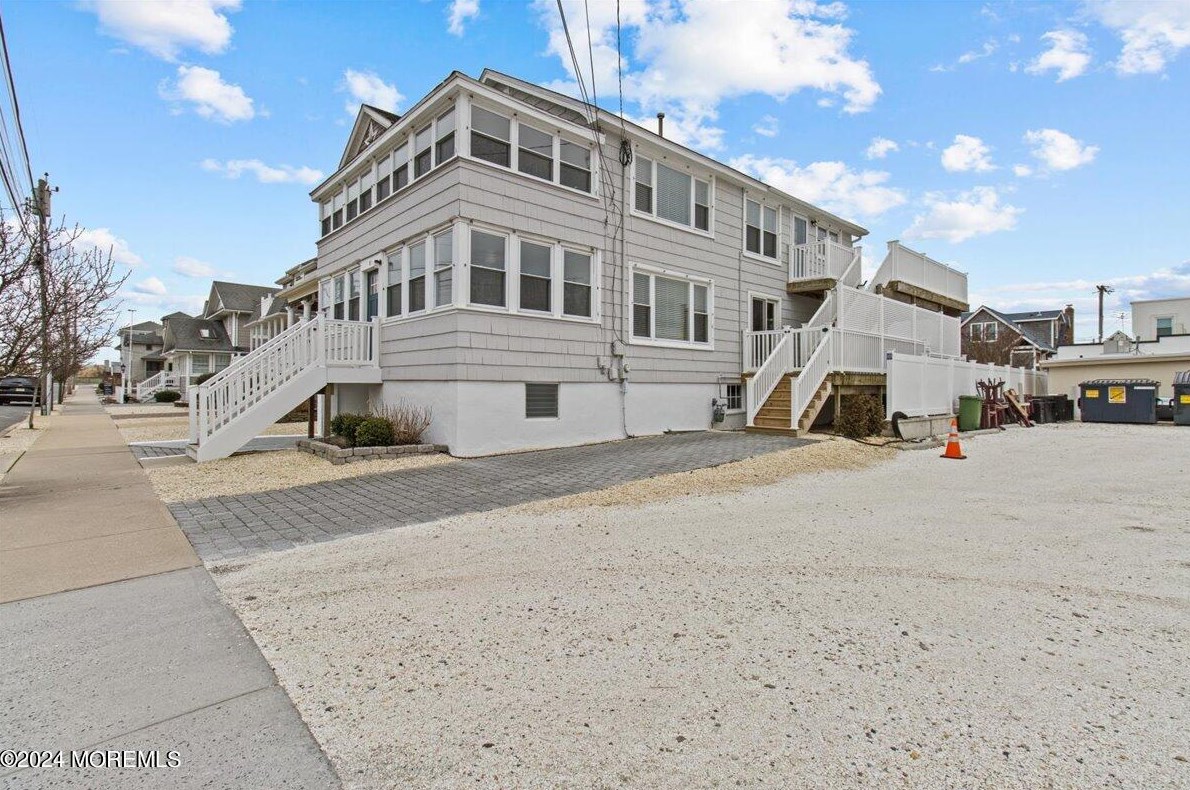 51 3rd Ave, Lavallette, NJ 08735-3425