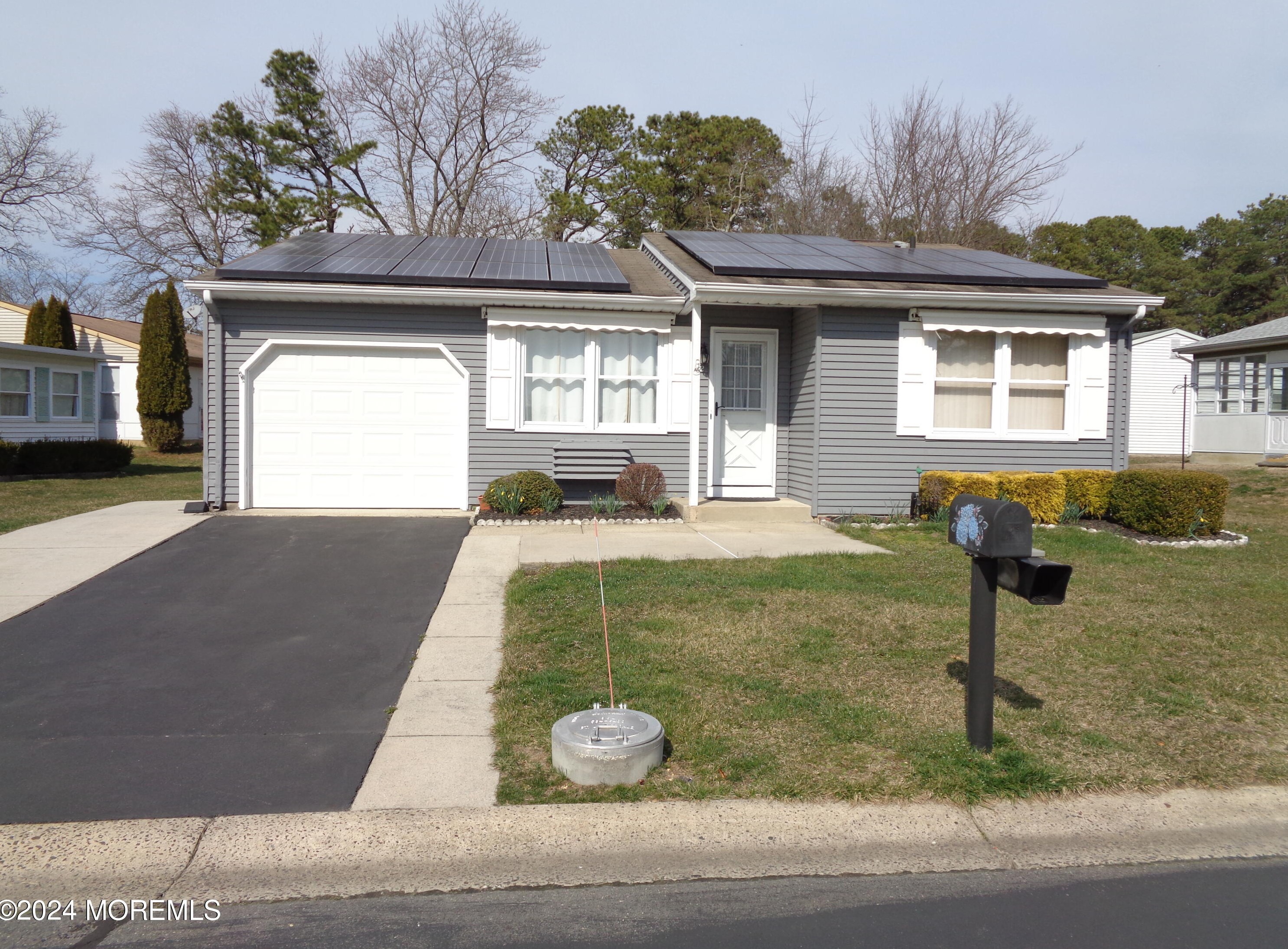 72 Chelsea Dr, Lakehurst, NJ 08759-2359