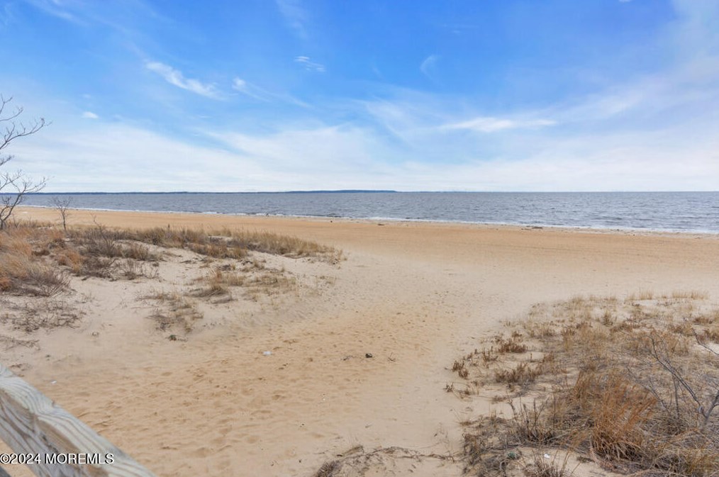 57 Pineview Ave, Ideal Beach, NJ 07734