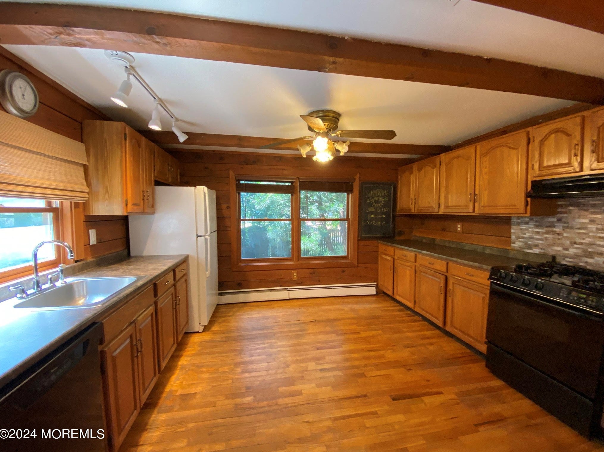 203 Lewis St, Oakhurst, NJ 07755