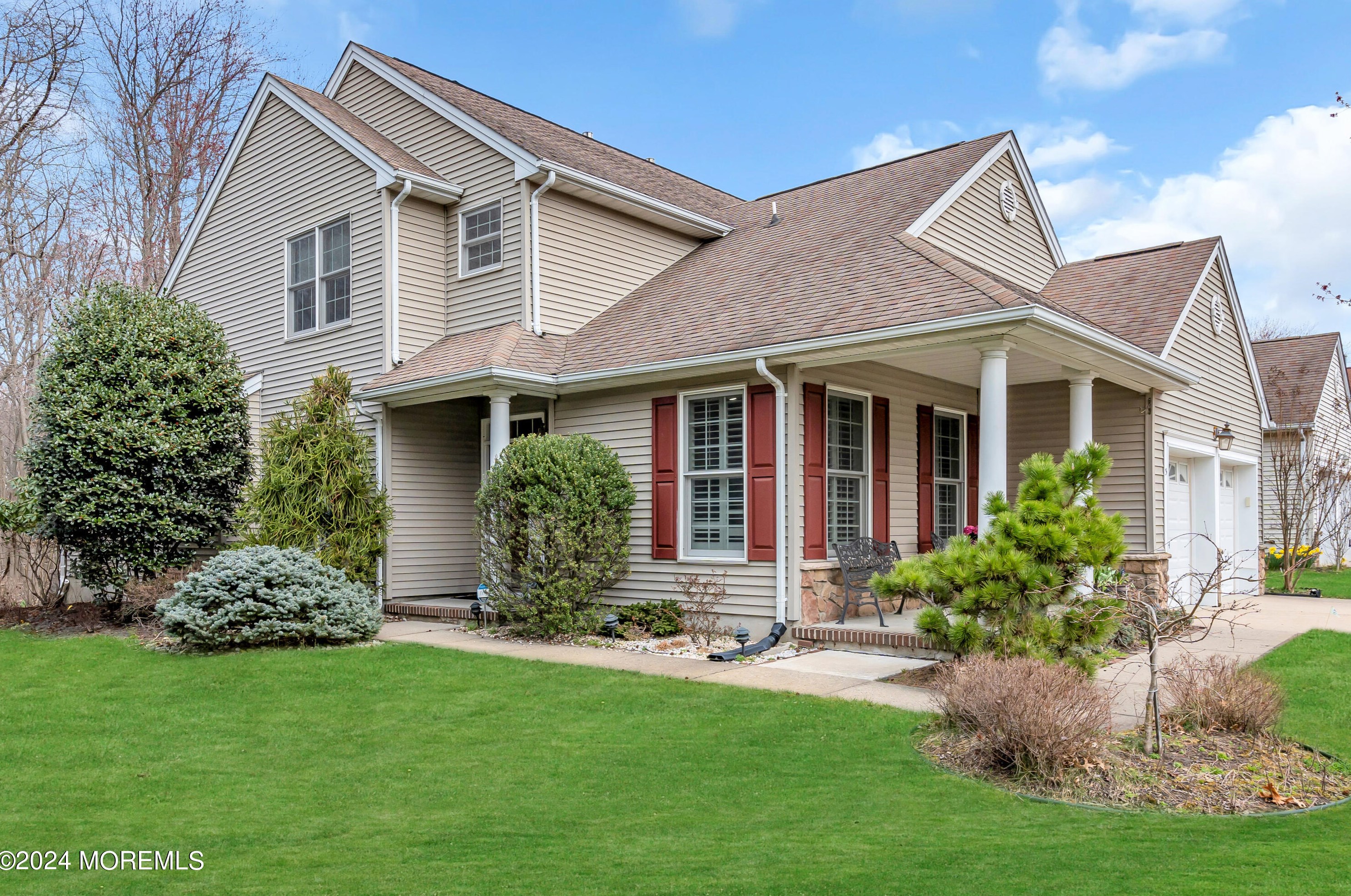 3 Rolling Meadows Blvd, Tinton Falls, NJ 07712-8529