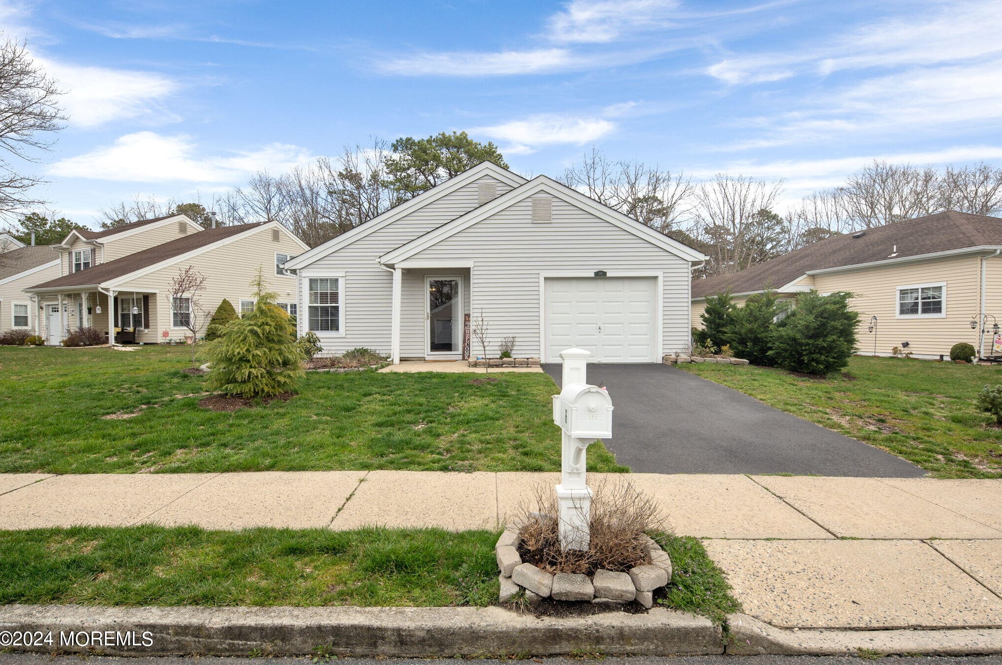 16 Sequoia Ct, Barnegat Township, NJ 08005