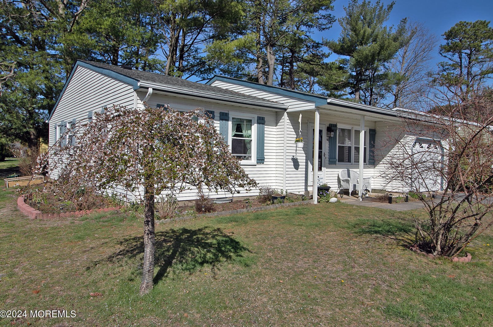 58 Chelsea Dr, Lakehurst, NJ 08759-2326