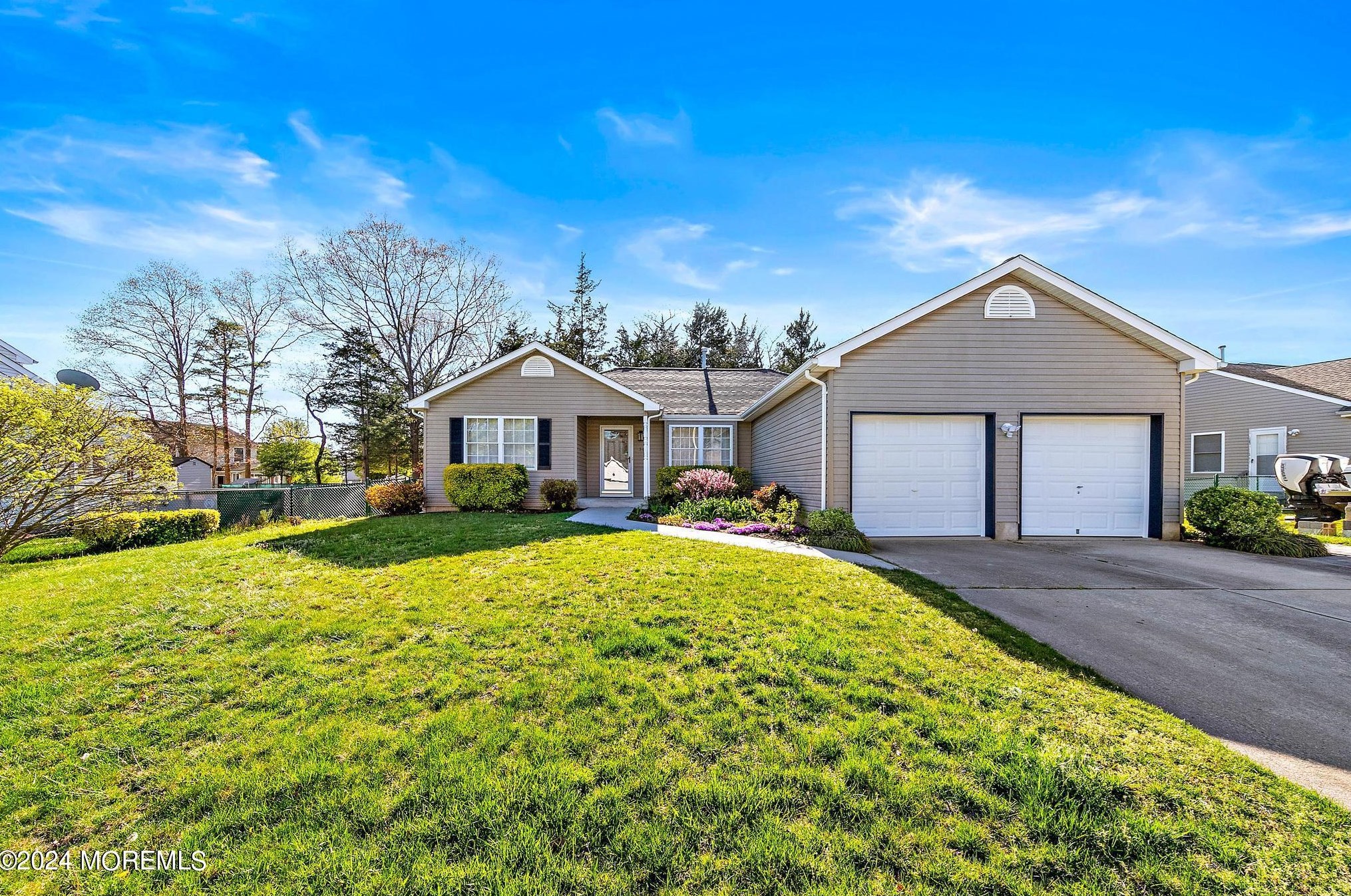 54 Jared Ln, Tuckerton, NJ 08087-2012