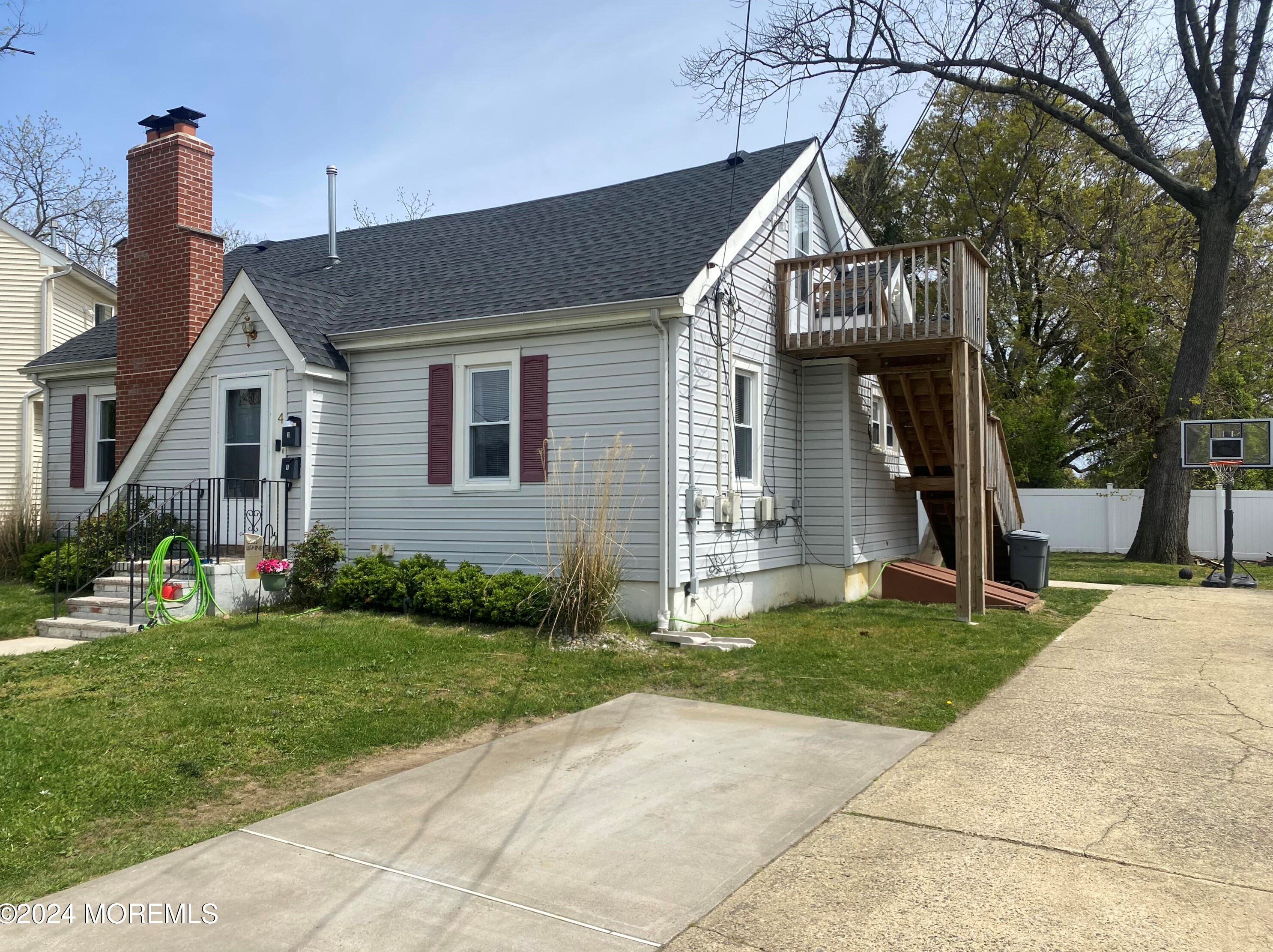 4 Hall Pl #2, Keyport, NJ 07735