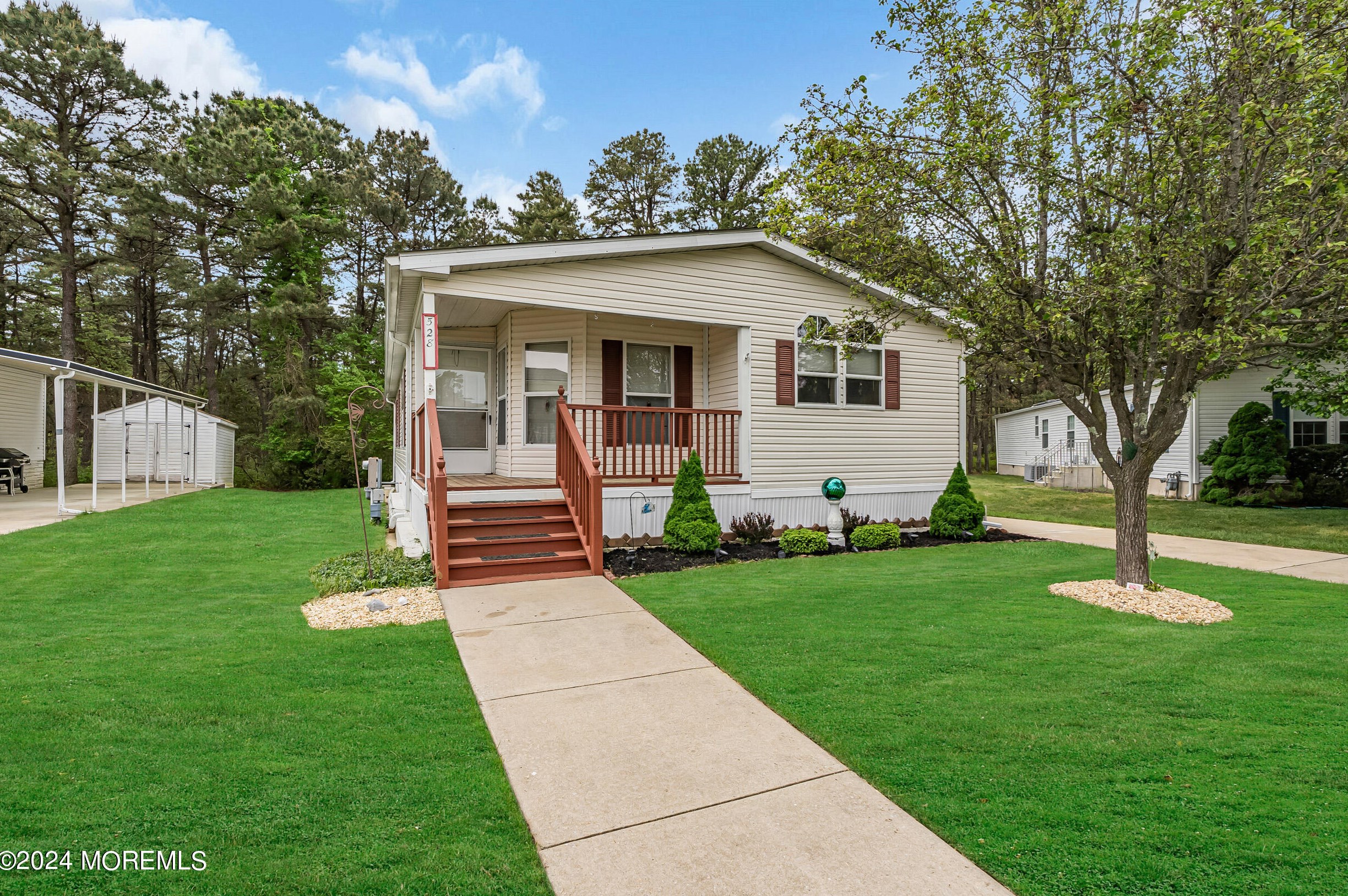 528 Momosa Dr, Lakehurst, NJ 08759-3500