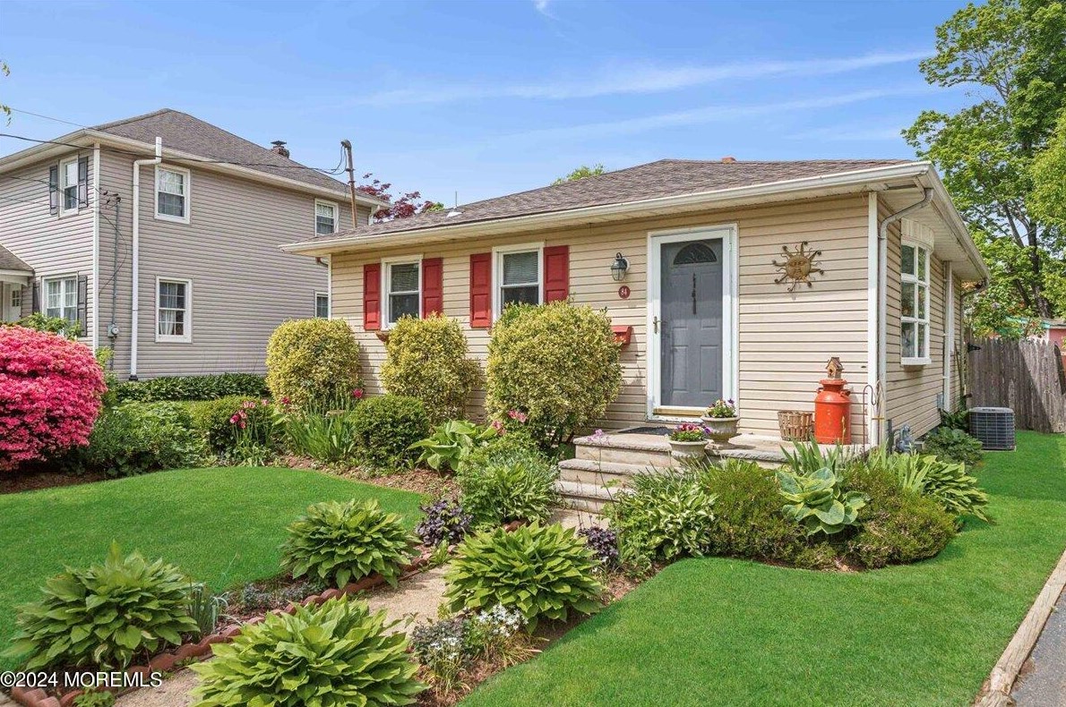84 Randolph St, East Freehold, NJ 07728-2113