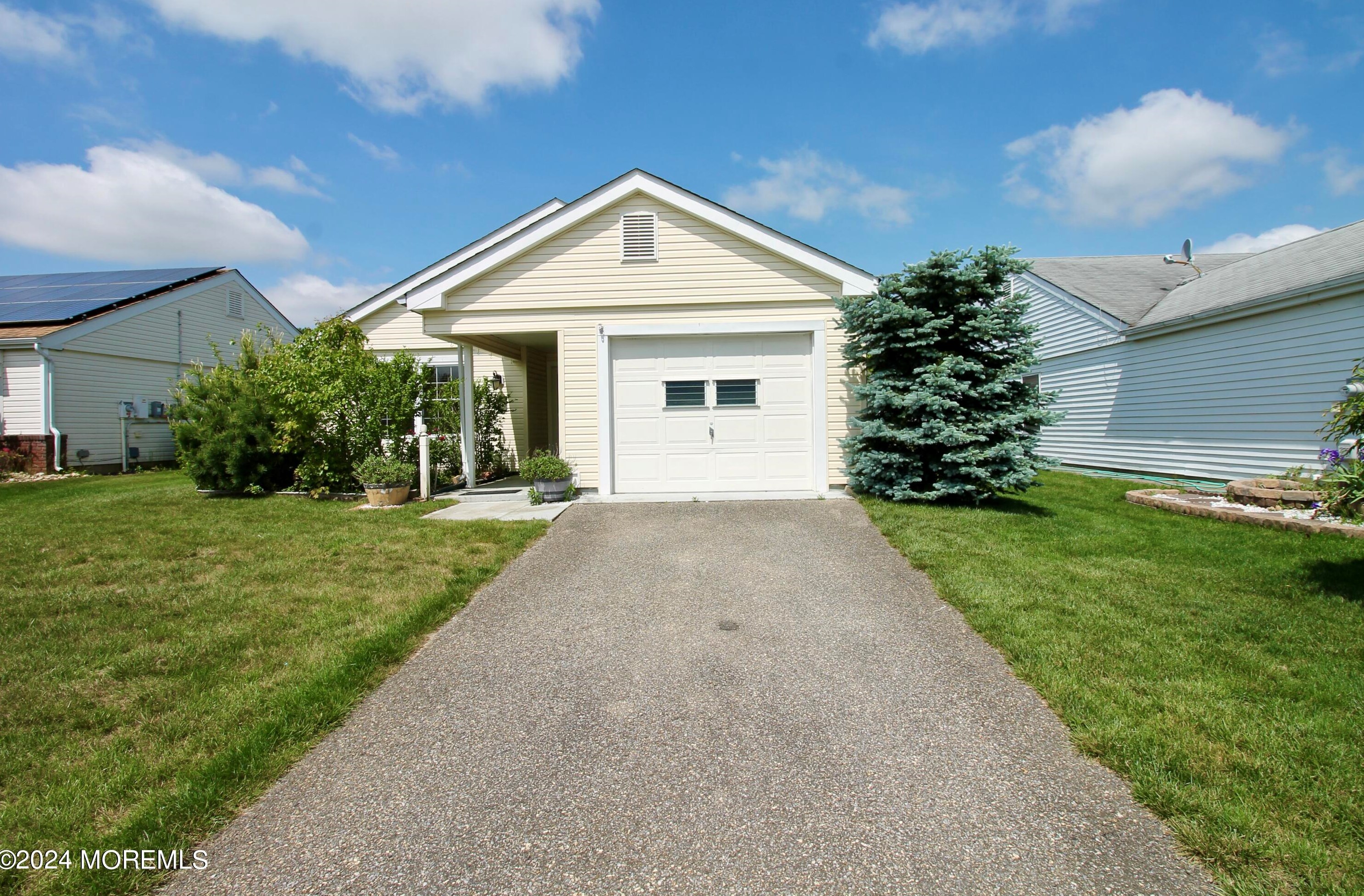 4 Red Hill Rd, Lakehurst, NJ 08759