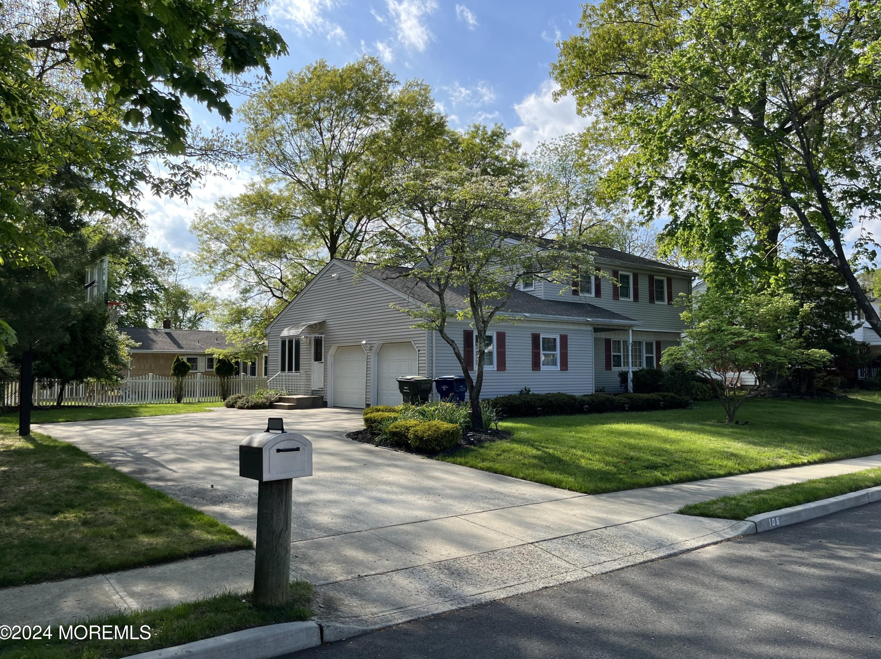 106 Pear St, Oakhurst, NJ 07755