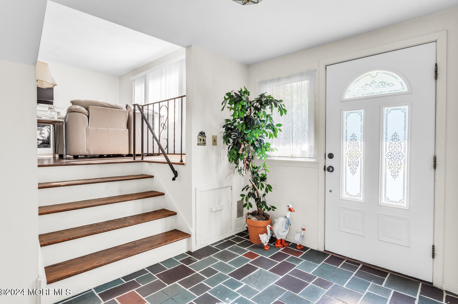 29 Bayberry Ln, Middletown, NJ 07748-1424