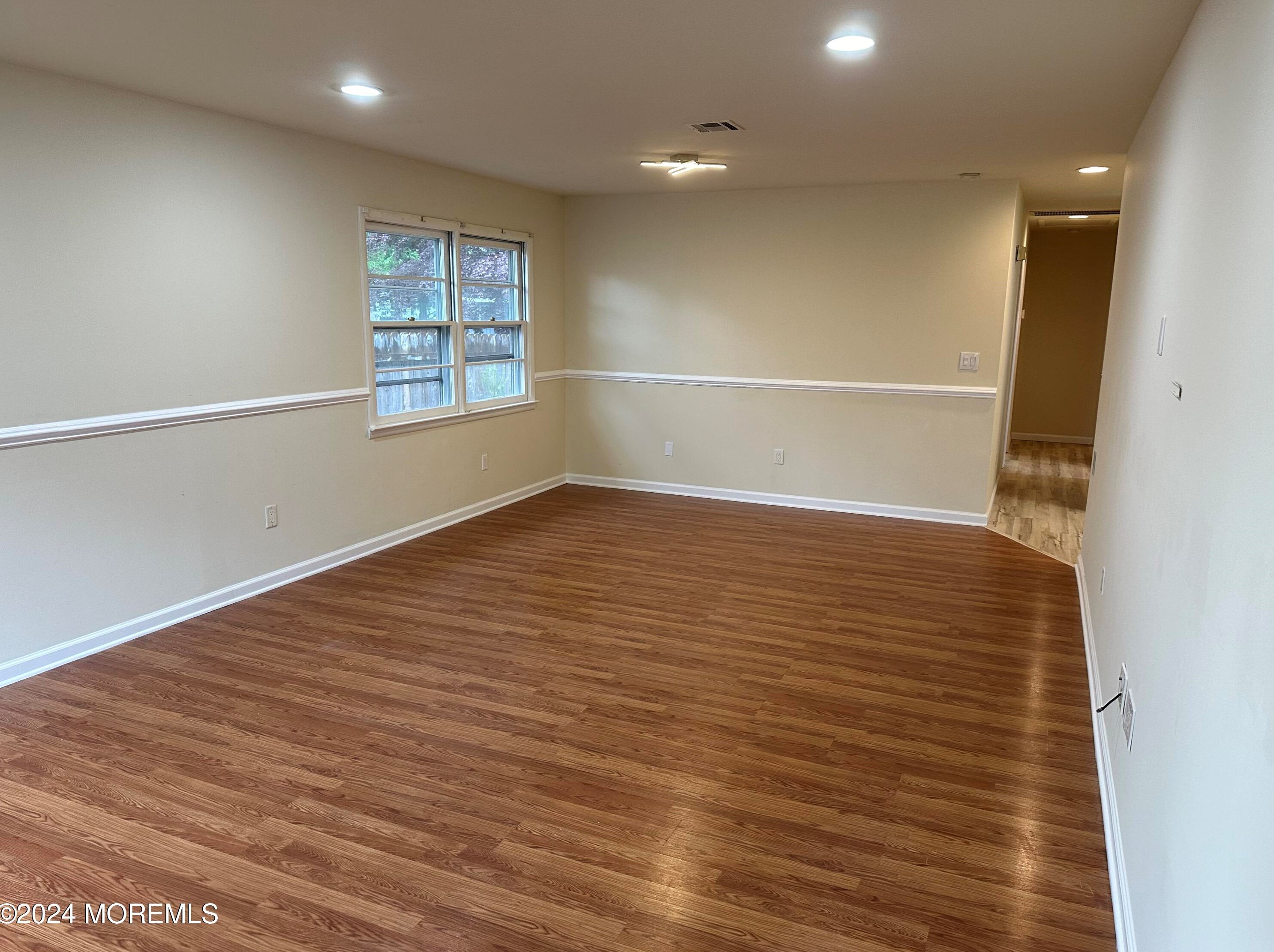 974 Cypress Ave, Bricktown, NJ 08723