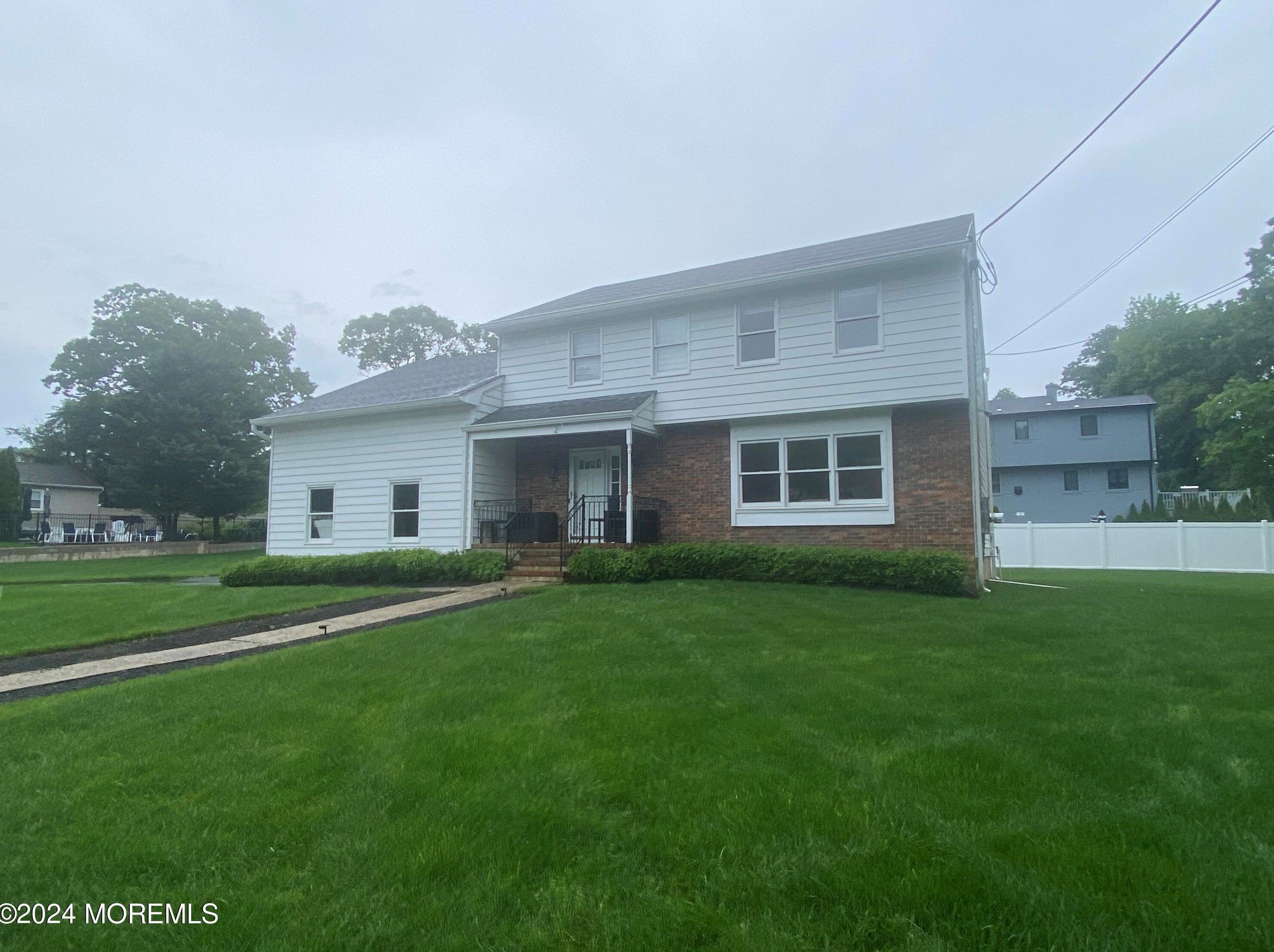 2 Campbell Ct, Oakhurst, NJ 07755