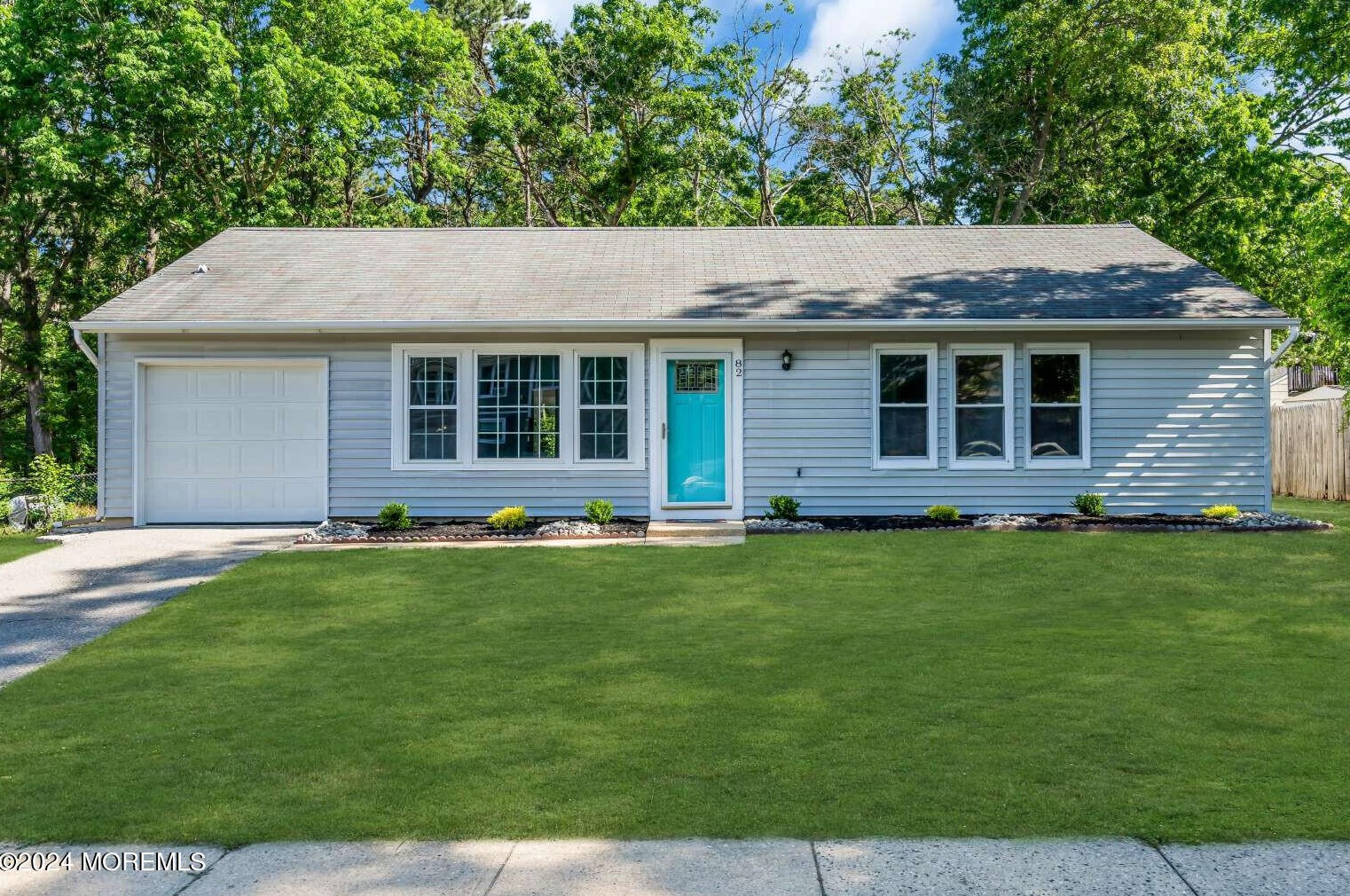 82 Bowline St, Barnegat Township, NJ 08005-1647