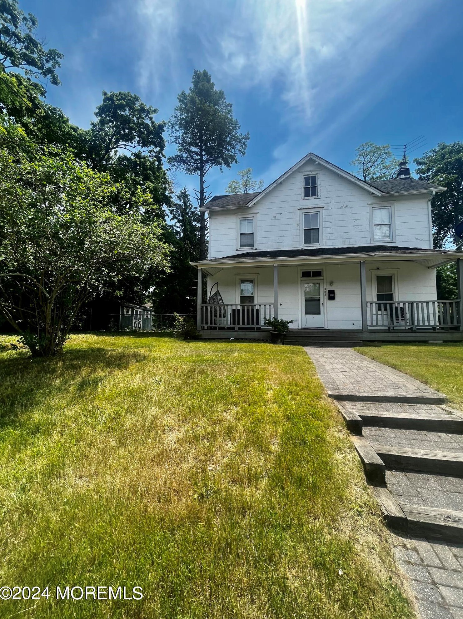 366 Lake Ave, Oakhurst, NJ 07755