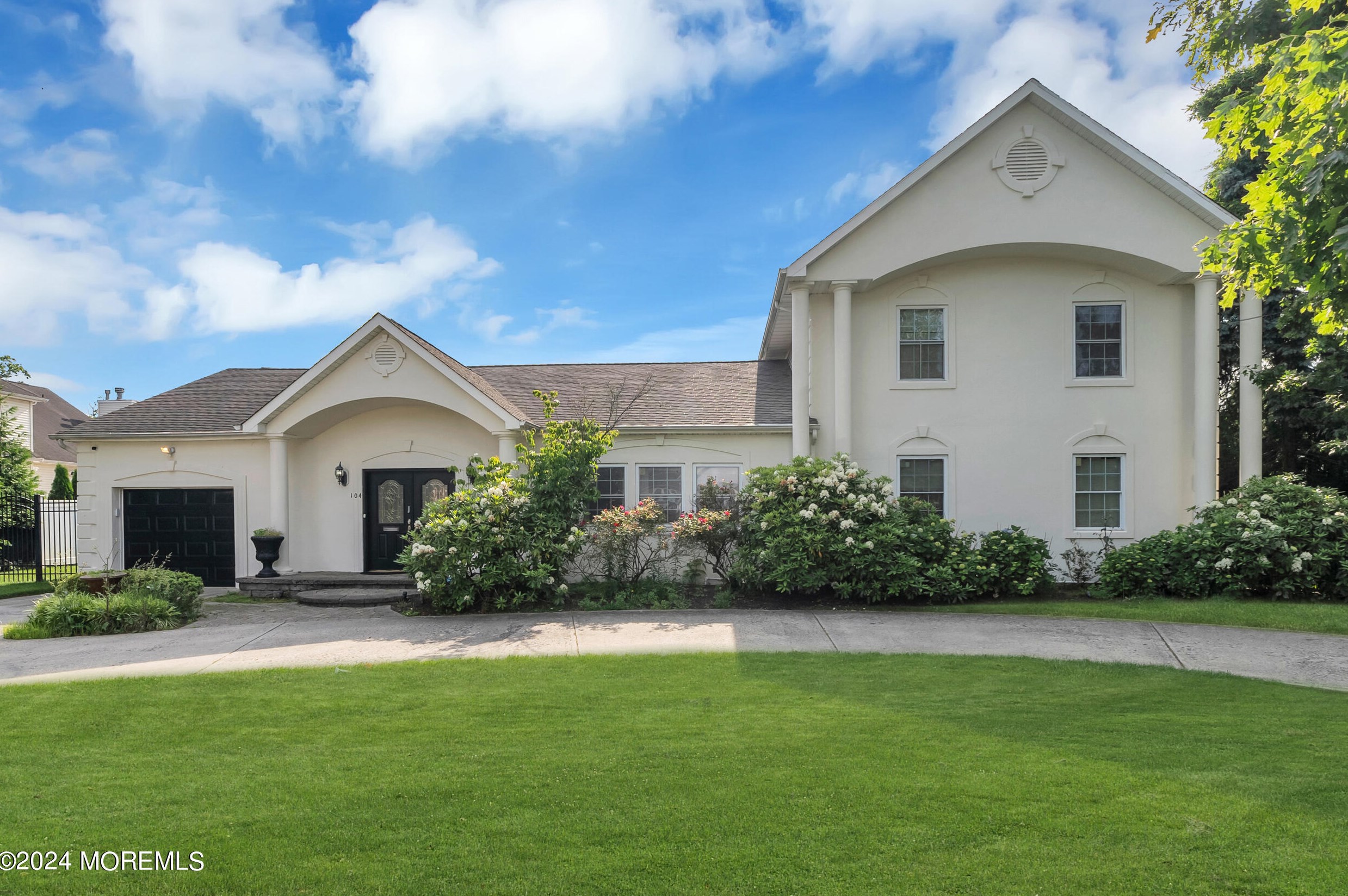 104 Monmouth Rd, Oakhurst, NJ 07755