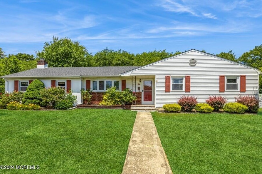 20 Westbrook Rd, Wall Township, NJ 07731