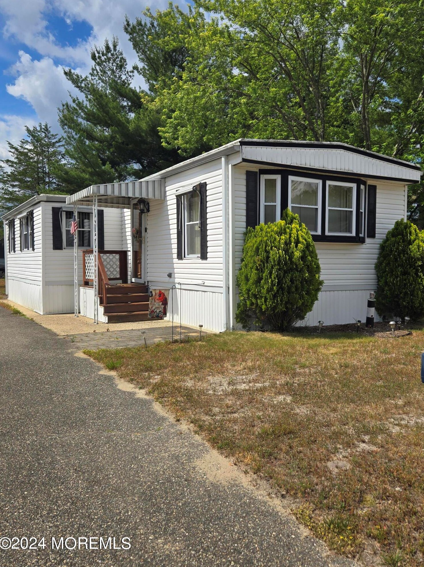 25 Eagle Dr, Lakehurst, NJ 08759