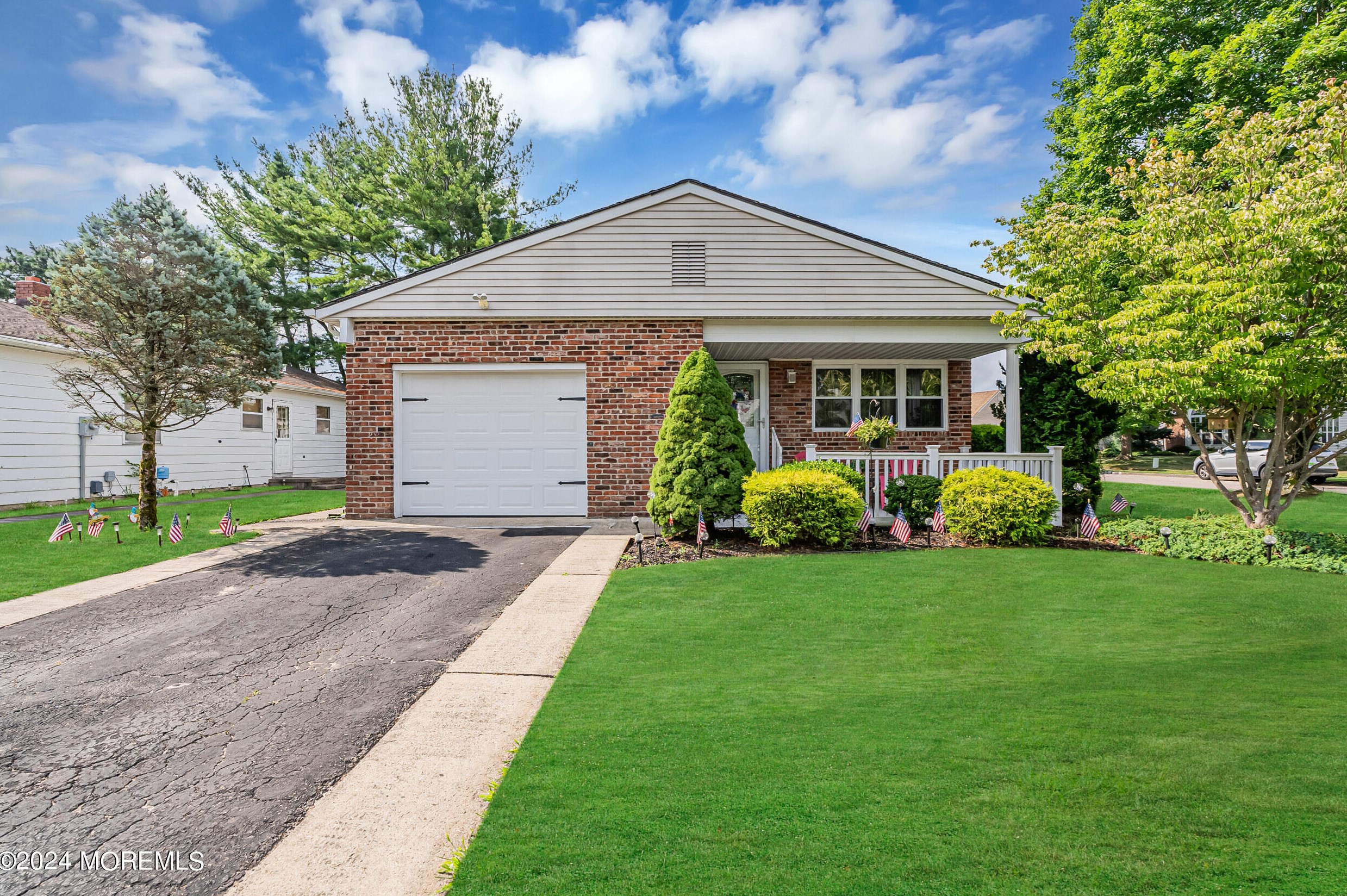61 Prince Charles Dr, Toms River, NJ 08757-6573