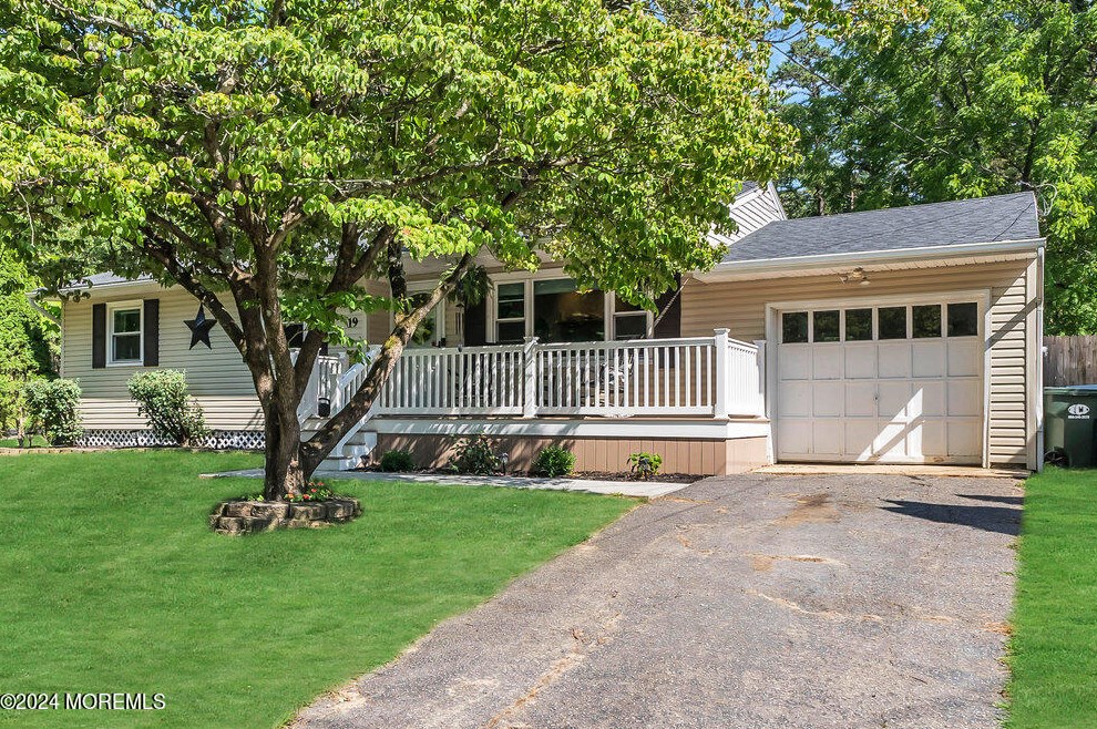 19 Blue Spruce Dr, Jackson Twp, NJ 08527