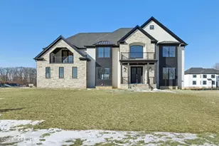 4 Fortune Ct, Freehold, NJ 07728 - Photo 2