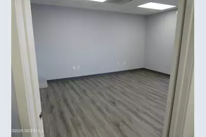 983 State Route 33 #E, Monroe Township, NJ 08831 - Photo 4