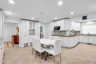 320 Roosevelt Ave, Oakhurst, NJ 07755 - Photo 14