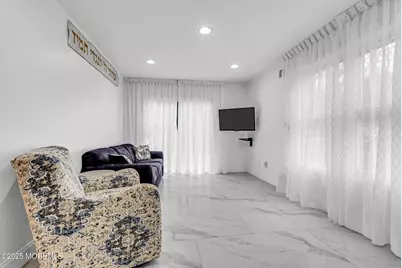 320 Roosevelt Avenue, Oakhurst, NJ 07755 - Photo 20