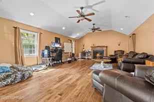 82 Larkin Pl, Oakhurst, NJ 07755 - Photo 10