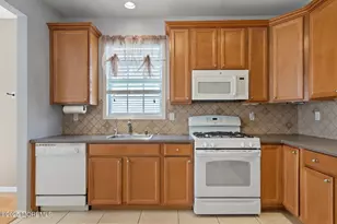 24 Little Leaf Ln, Howell Township, NJ 07731 - Photo 20