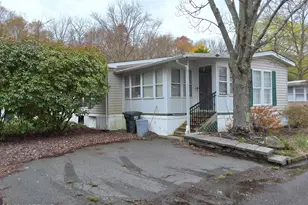 32 Village Rd, Morganville, NJ 07751 - Photo 2