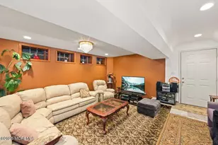 8 Tiberon Dr, Holmdel, NJ 07733 - Photo 26