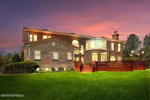 8 Tiberon Dr, Holmdel, NJ 07733 - Photo 2