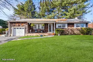 1305 Squirrel Rd, Wall Township, NJ 07719 - Photo 2