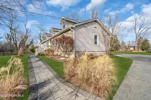 142 Freehold Rd, Manalapan Township, NJ 07726 - Photo 4