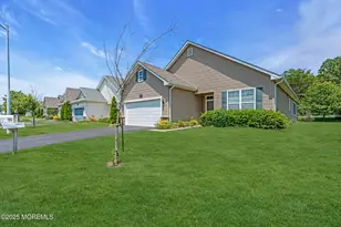 99 Eagle Ridge Cir, Lakewood, NJ 08701 - Photo 2
