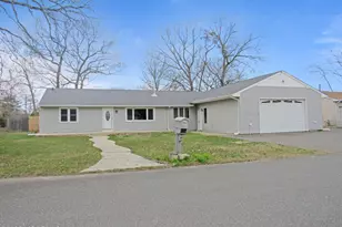 202 Cedar Dr, Lanoka Harbor, NJ 08734 - Photo 2