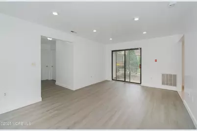 402 Hidden Village Drive #402, Perth Amboy, NJ 08862 - Photo 14