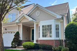 1 Cambridge Ct, Eatontown, NJ 07724 - Photo 2