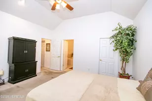 1 Cambridge Ct, Eatontown, NJ 07724 - Photo 20