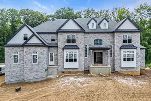 109 Parker Chase Ct, Morganville, NJ 07751 - Photo 2