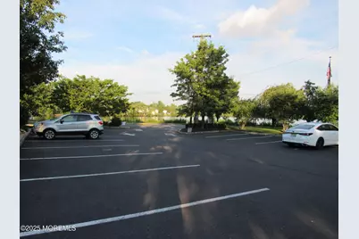 100 Lakeview Avenue #D2, Monroe Township, NJ 08831 - Photo 2