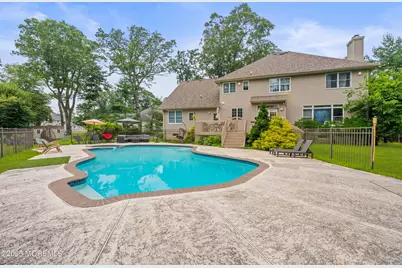 21 Old Queens Court, Eatontown, NJ 07724 - Photo 2