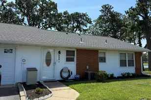 646A Plymouth Dr, Lakewood, NJ 08701 - Photo 2